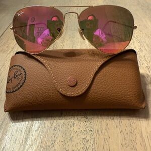 Ray-Ban Aviator Sunglasses with Rose Gold Lenses